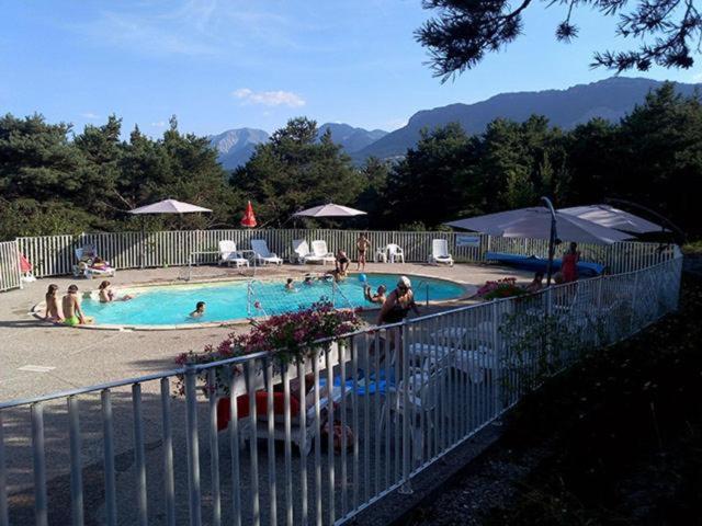 Hotel Camping La Chabannerie Saint-Martin-de-Clelles Exterior foto
